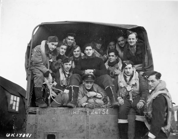 2 crews of 433 go to their planes Dec 2, 1944